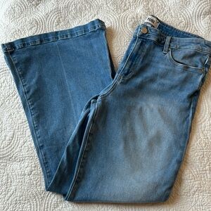 Super soft Paige Jeans, Ultra Wide leg. Size 33 with 28 inch inseam.